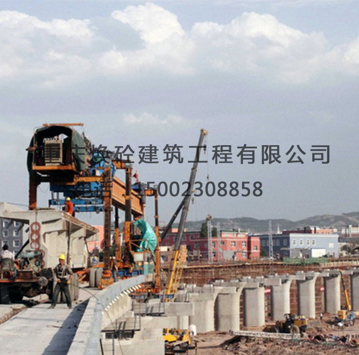 新疆乌鲁木齐市西三巷高铁1号大桥施工现场墩柱色差调整